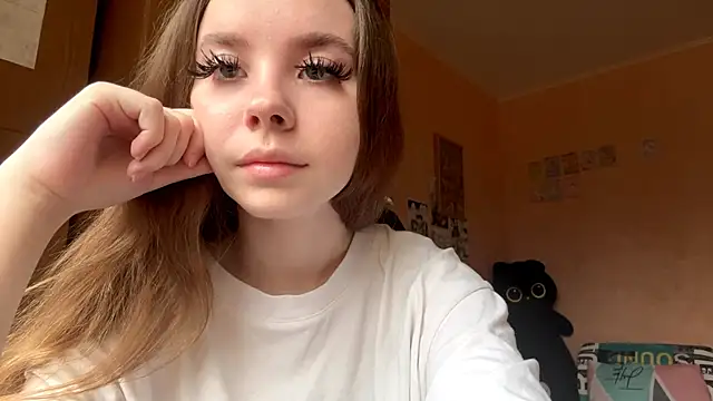 EhtelBiondi online show from November 25, 8:14 am