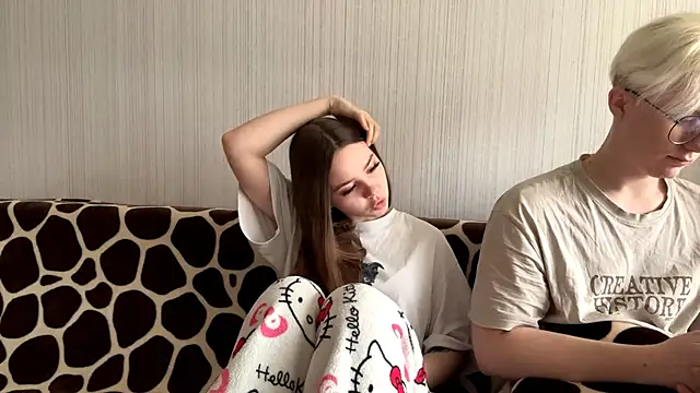 EhtelBiondi online show from April 9, 7:47 am