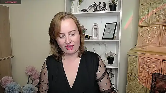Snapshot of HelenFl chatting on October 7, 8:26 am HelenFl online show from October 7, 8:26 am