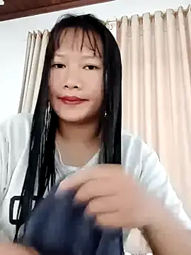 Snapshot of TrangNemo chatting on October 10, 12:44 am TrangNemo online show from October 10, 12:44 am