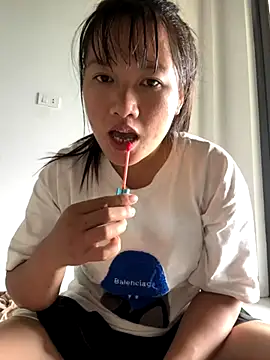 Snapshot of TrangNemo chatting on October 21, 5:40 am TrangNemo online show from October 21, 5:40 am