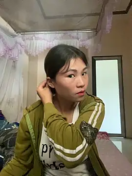 Snapshot of Mylinh- chatting on October 13, 2:35 am Mylinh- online show from October 13, 2:35 am