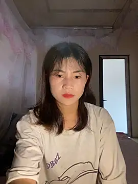 Snapshot of Mylinh- chatting on October 12, 9:43 am Mylinh- online show from October 12, 9:43 am