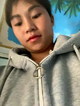 Snapshot of Mylinh- chatting on October 19, 12:02 am Mylinh- online show from October 19, 12:02 am