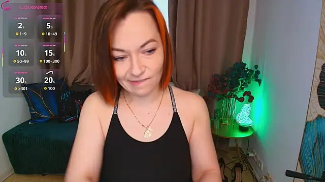 Snapshot of Serena_Foxxx chatting on May 8, 2:15 am Serena Foxxx online show from May 8, 2:15 am