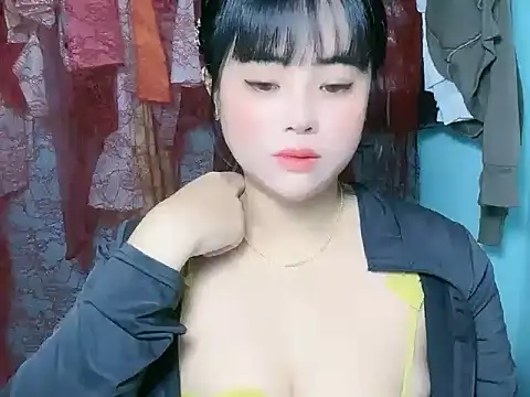 Snapshot of ReginaBigbutt chatting on October 29, 2:32 am ReginaBigbutt online show from October 29, 2:32 am