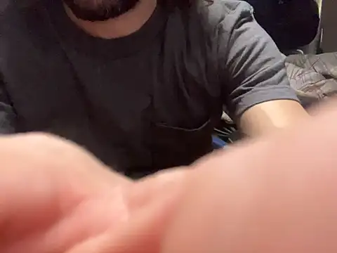 Snapshot of LumpaCoal chatting on December 15, 8:03 pm LumpaCoal online show from December 15, 8:03 pm