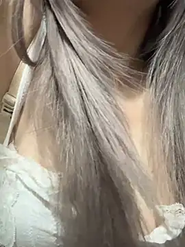 Beyeuuu online show from April 19, 2:45 am