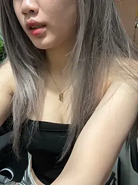 Beyeuuu online show from April 13, 1:53 am