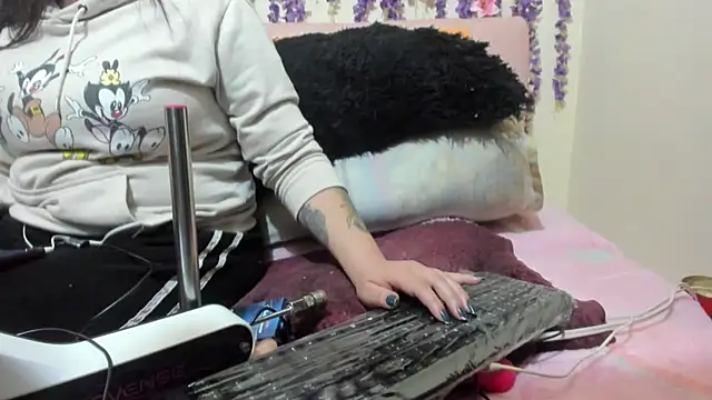 Lunabunnycreamy online show from January 15, 1:31 am