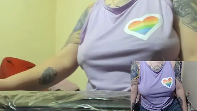 Lunabunnycreamy online show from February 6, 9:11 pm