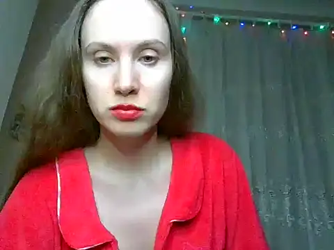 Snapshot of Lynirina chatting on May 20, 8:28 pm Lynirina online show from May 20, 8:28 pm