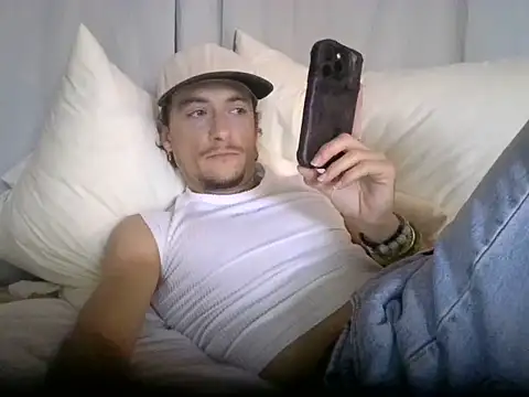 Snapshot of Dubbsssss chatting on July 14, 4:46 pm Dubbsssss online show from July 14, 4:46 pm