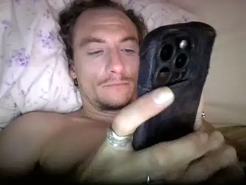 Snapshot of Dubbsssss chatting on July 15, 4:52 am Dubbsssss online show from July 15, 4:52 am