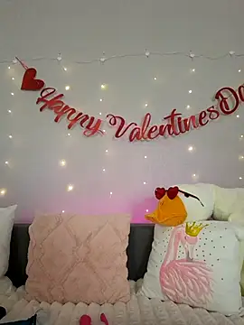 Evarey  online show from February 15, 6:36 am