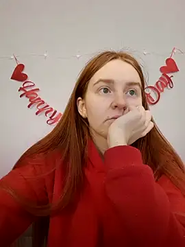 Evarey  online show from February 6, 5:14 am