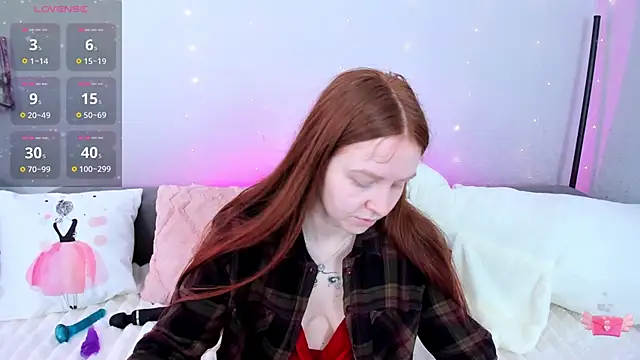Evarey  online show from April 14, 5:01 am