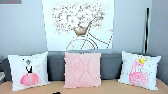 Evarey  online show from November 17, 5:33 am