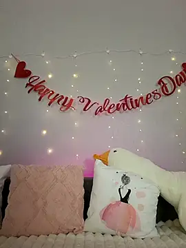 Evarey  online show from February 12, 6:13 am