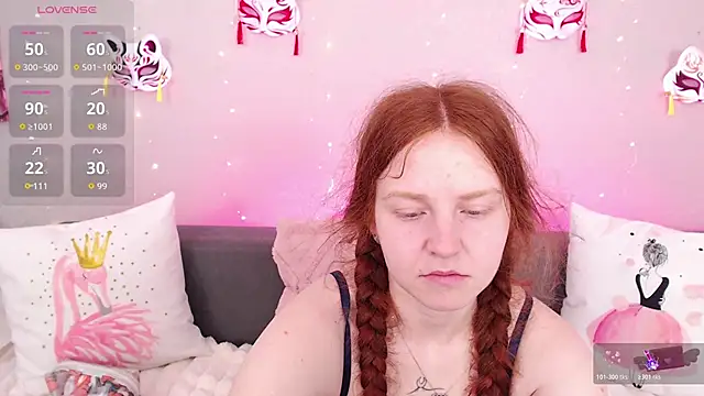 Snapshot of Evarey_ chatting on June 15, 5:07 am Evarey online show from June 15, 5:07 am