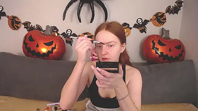 Evarey  online show from October 31, 5:26 am