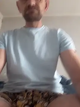 Snapshot of Remello1 chatting on November 15, 11:03 am Remello1 online show from November 15, 11:03 am