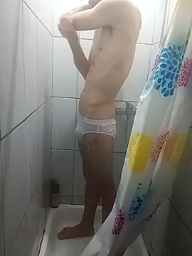 Snapshot of MakabulaAndrey chatting on November 26, 12:27 pm MakabulaAndrey online show from November 26, 12:27 pm