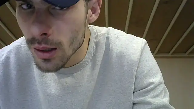 Snapshot of MakabulaAndrey chatting on February 28, 10:26 am MakabulaAndrey online show from February 28, 10:26 am