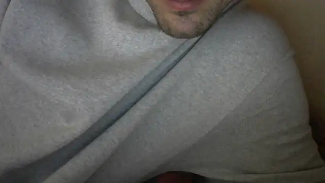 Snapshot of MakabulaAndrey chatting on February 21, 2:52 pm MakabulaAndrey online show from February 21, 2:52 pm