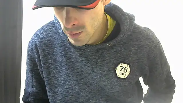 Snapshot of MakabulaAndrey chatting on November 11, 6:47 pm MakabulaAndrey online show from November 11, 6:47 pm