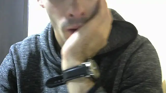 Snapshot of MakabulaAndrey chatting on November 6, 5:55 am MakabulaAndrey online show from November 6, 5:55 am