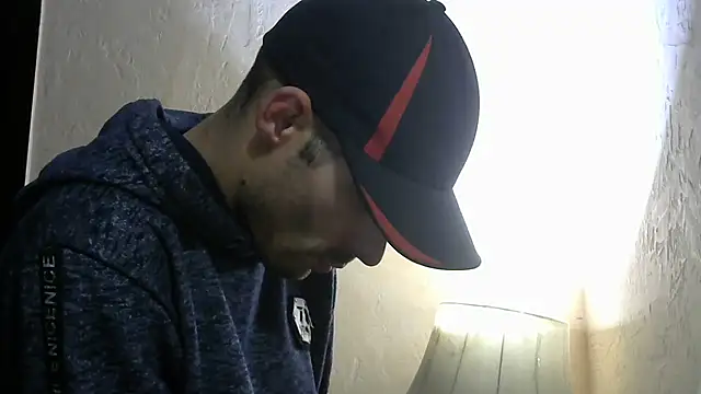 Snapshot of MakabulaAndrey chatting on November 16, 8:24 pm MakabulaAndrey online show from November 16, 8:24 pm