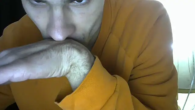 Snapshot of MakabulaAndrey chatting on December 20, 4:32 pm MakabulaAndrey online show from December 20, 4:32 pm