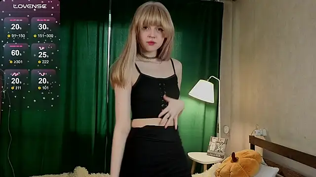  LucyStars  online show from March 25, 11:42 am