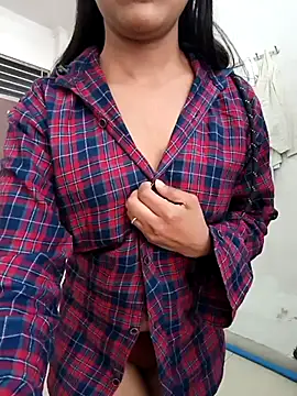 anshika0124 online show from December 17, 5:23 am