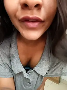 Snapshot of anshika0124 chatting on November 28, 4:56 am anshika0124 online show from November 28, 4:56 am