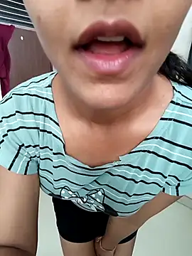 Snapshot of anshika0124 chatting on October 31, 4:42 am anshika0124 online show from October 31, 4:42 am