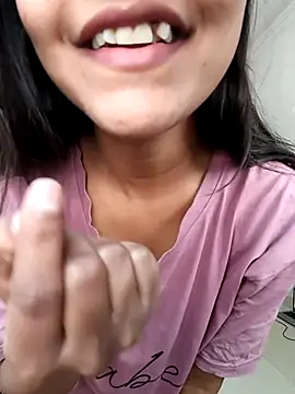 Snapshot of anshika0124 chatting on November 21, 5:28 am anshika0124 online show from November 21, 5:28 am