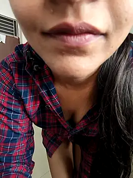 Snapshot of anshika0124 chatting on December 4, 5:17 am anshika0124 online show from December 4, 5:17 am