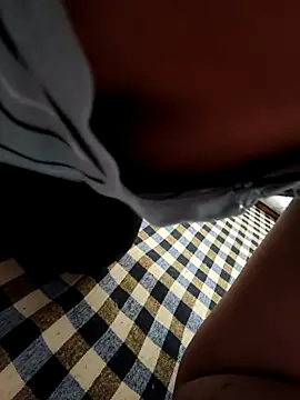 Snapshot of anshika0124 chatting on November 5, 6:05 am anshika0124 online show from November 5, 6:05 am