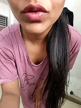 anshika0124 online show from January 8, 5:35 am