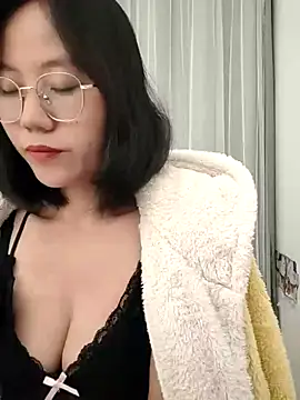 nini10052025 online show from October 28, 1:54 pm