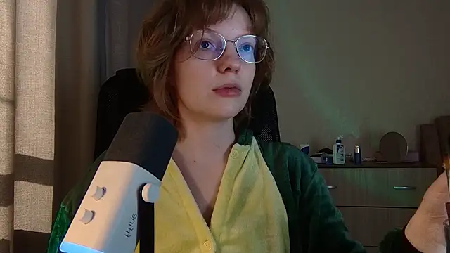 emymayy online show from March 18, 12:51 pm