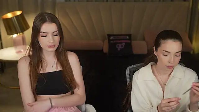 Snapshot of Jane_Love054 chatting on December 4, 11:20 am Jane Love054 online show from December 4, 11:20 am