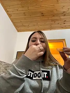 kattee adams online show from October 13, 7:04 pm
