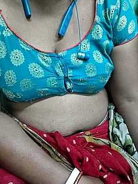 Snapshot of Queen_washna1 chatting on November 17, 7:45 am Queen washna1 online show from November 17, 7:45 am