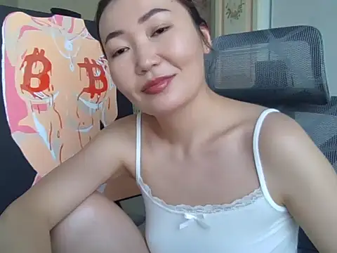 Snapshot of Ysolena chatting on February 17, 8:11 am Ysolena online show from February 17, 8:11 am