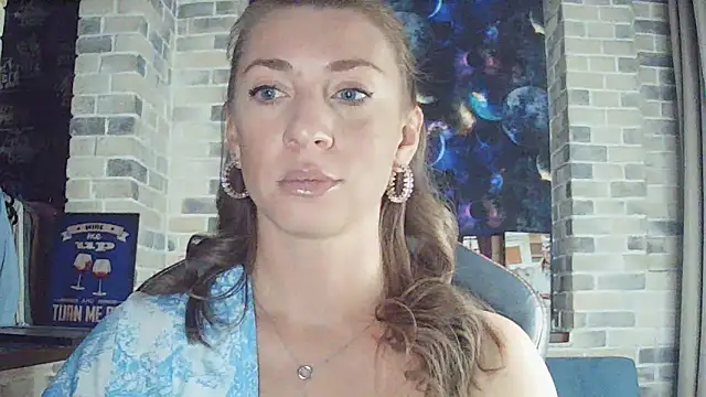 Snapshot of Xalirine chatting on February 3, 6:13 pm Xalirine online show from February 3, 6:13 pm
