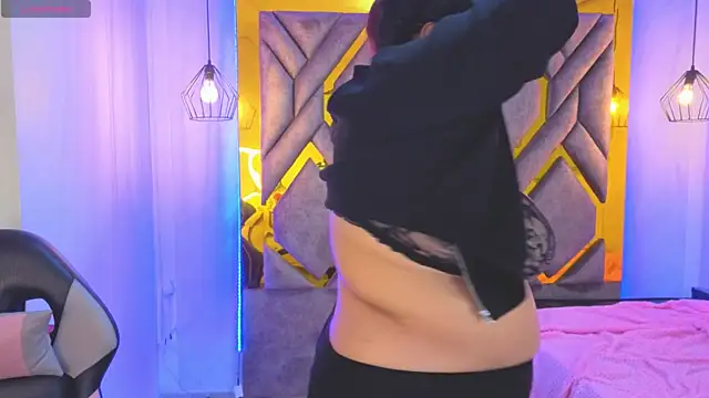 Snapshot of Addyy_02 chatting on January 18, 12:08 pm Addyy 02 online show from January 18, 12:08 pm