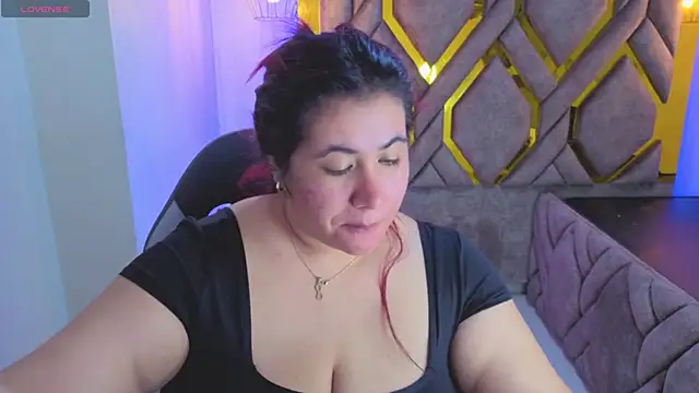 Addyy 02 online show from December 4, 2:32 am